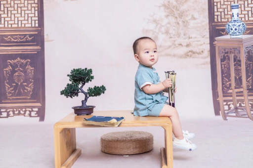 嘉鱼宝宝几个月可以笑出声